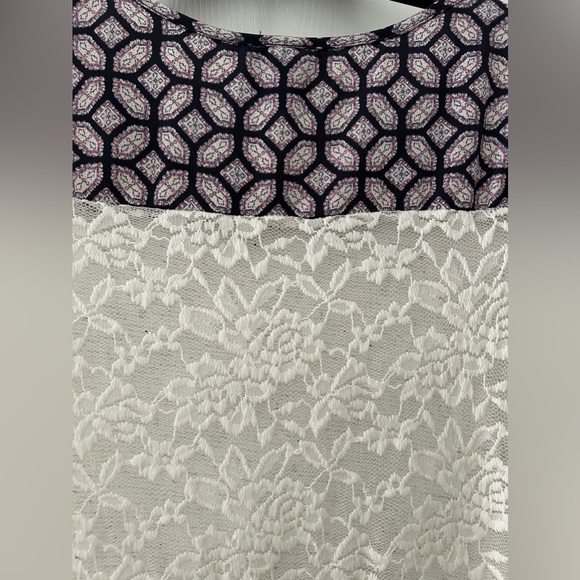 Daytrip Cute Short Sleeve Laced Back Top Shirt. Size Medium - Picture 6 of 14